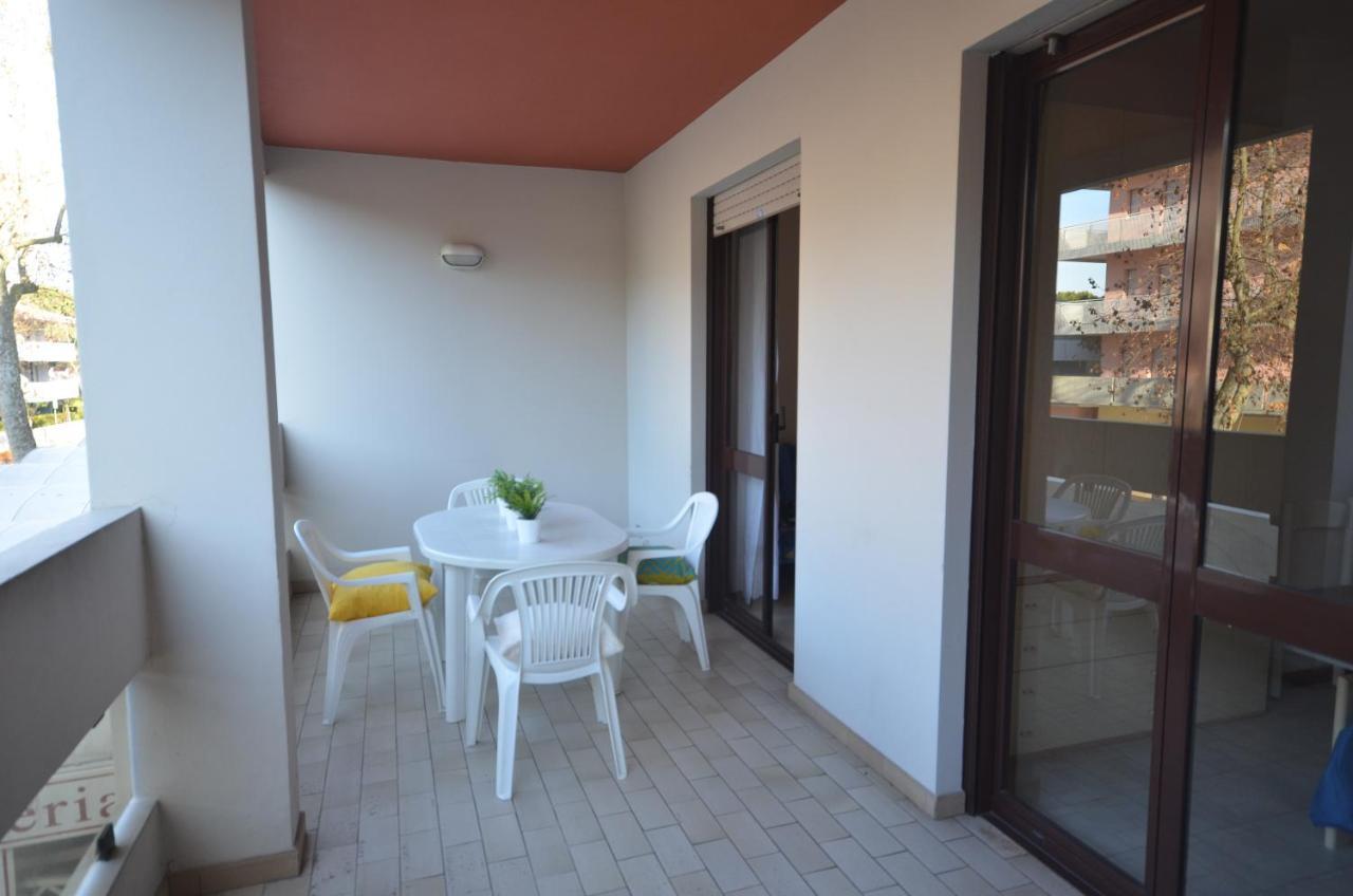 Appartamenti Ferrari Bibione Exterior foto